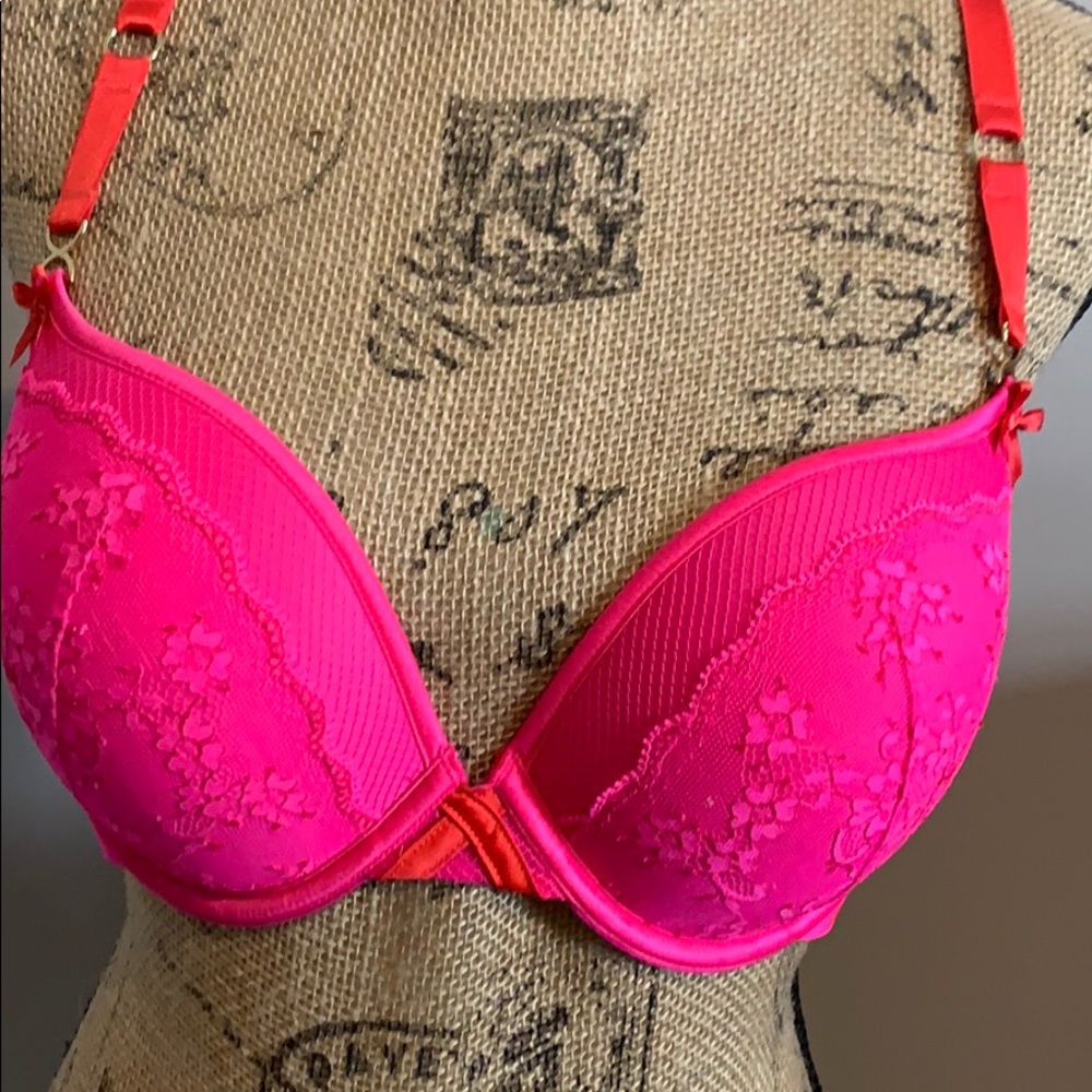Victoria secret very sexy padded Demi